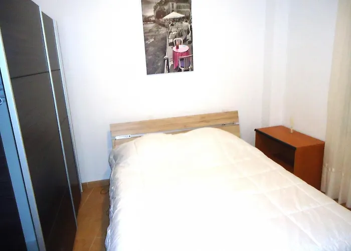 Edison Bungalow Lek